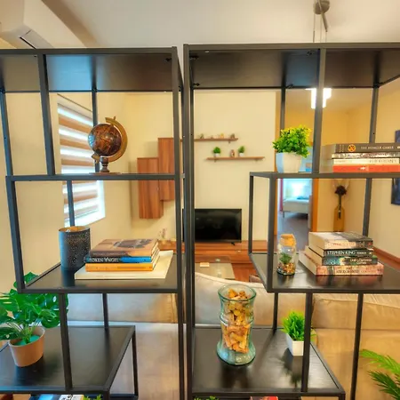 Spacious & Elegant 2 Bedrooms, 2 Bathrooms Dbor1-1 *
