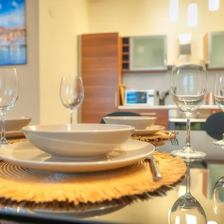 Spacious & Elegant 2 Bedrooms, 2 Bathrooms Dbor1-1 Appartement