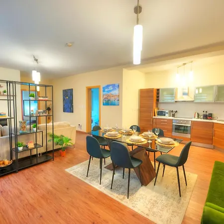 Spacious & Elegant 2 Bedrooms, 2 Bathrooms Dbor1-1 Appartement *